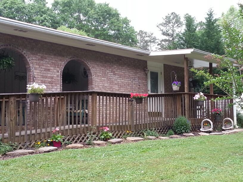 323 Spring St, Clarkesville, GA 30523 photo 1