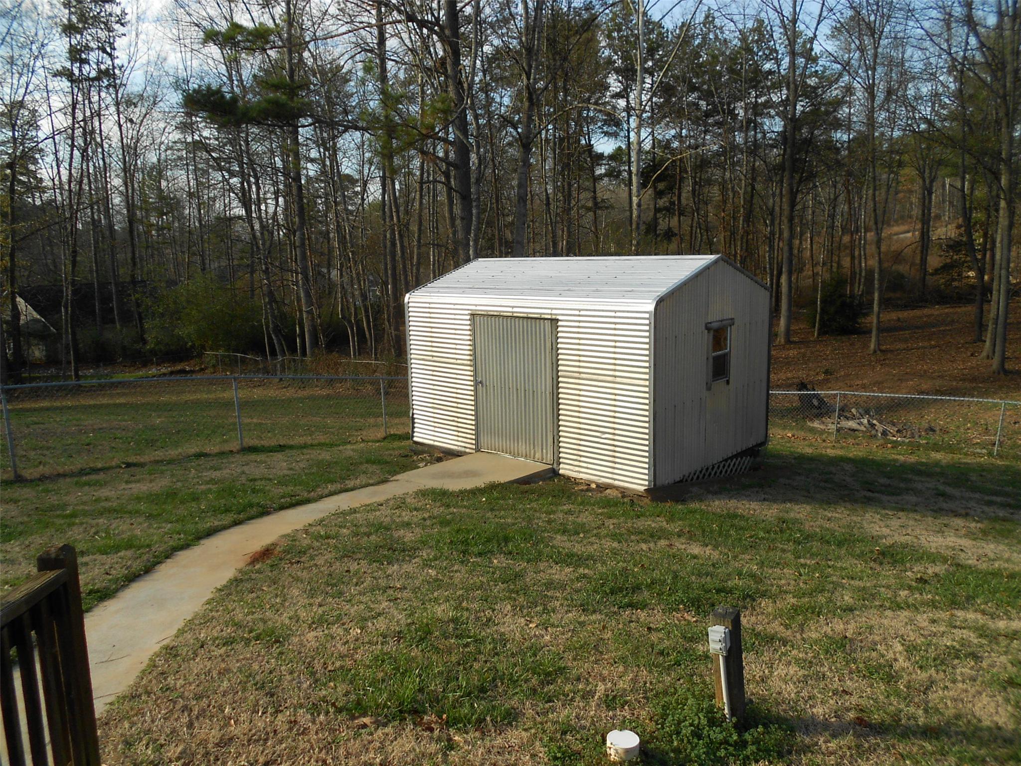 323 Spring St, Clarkesville, GA 30523 photo 20