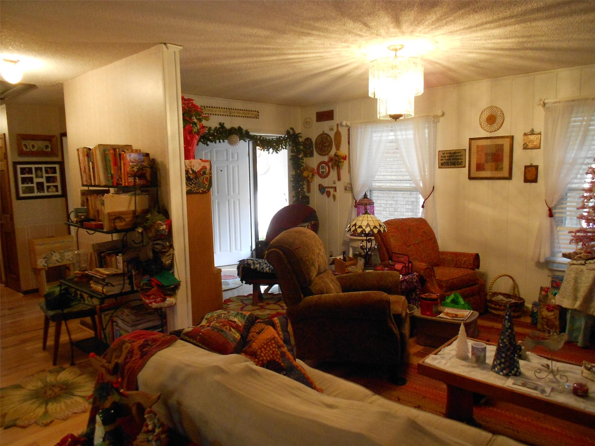 323 Spring St, Clarkesville, GA 30523 photo 6