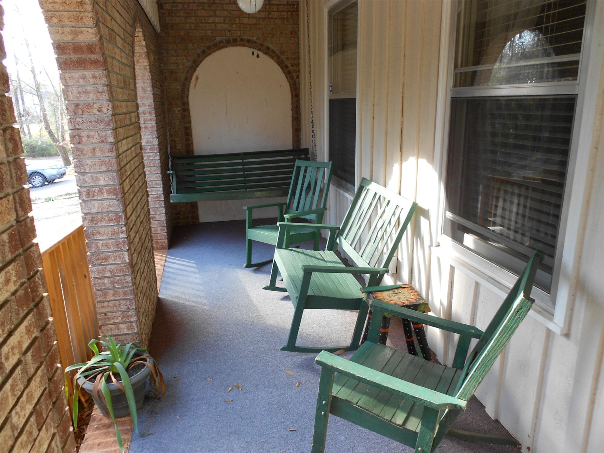 323 Spring St, Clarkesville, GA 30523 photo 3