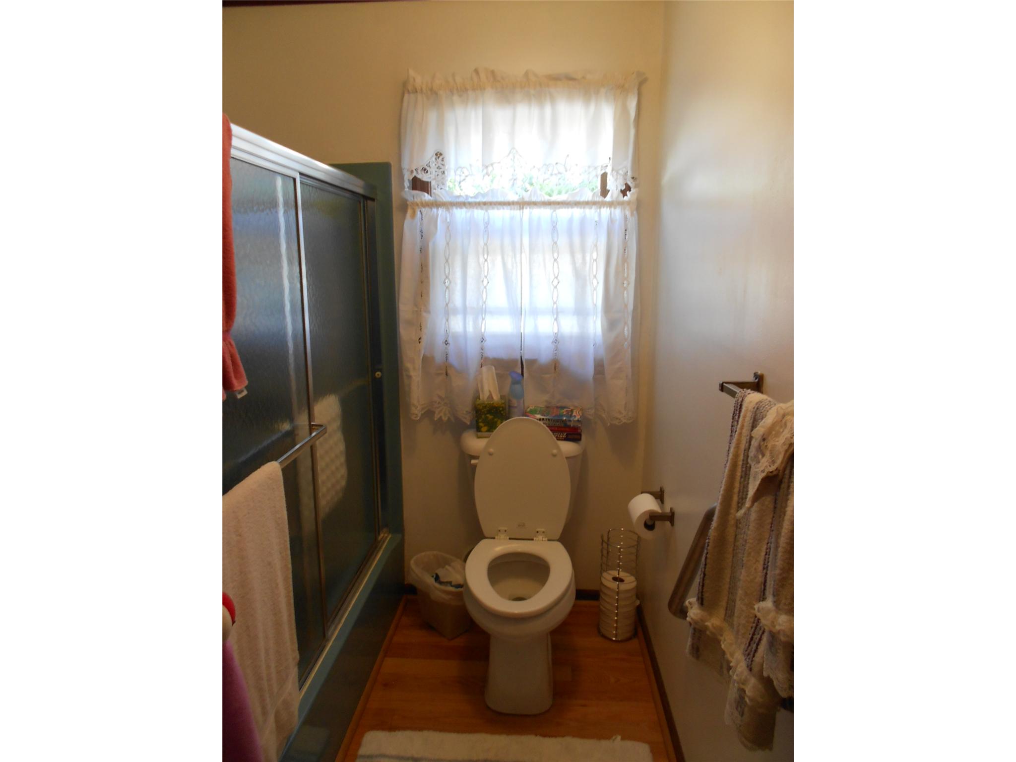 323 Spring St, Clarkesville, GA 30523 photo 17