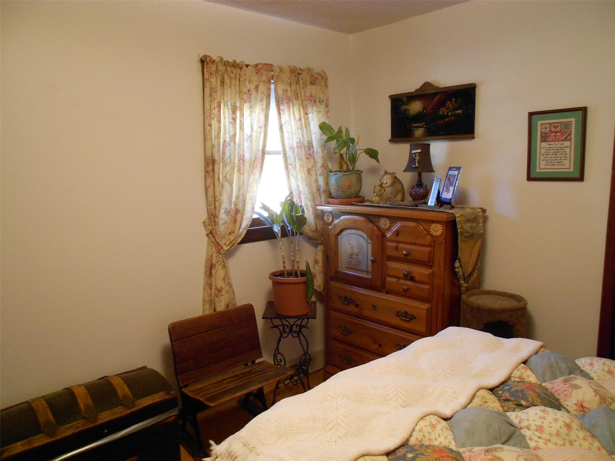 323 Spring St, Clarkesville, GA 30523 photo 12