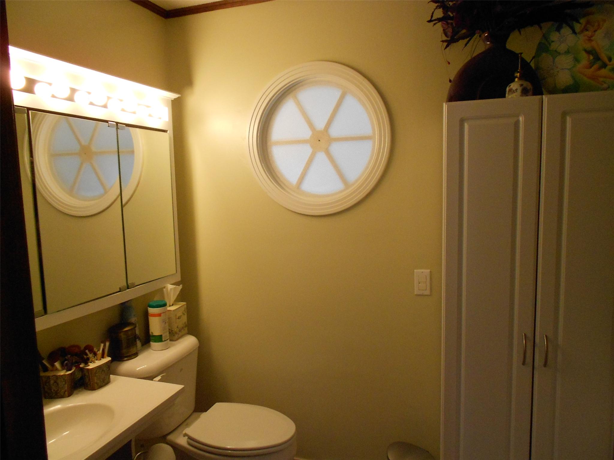 323 Spring St, Clarkesville, GA 30523 photo 16