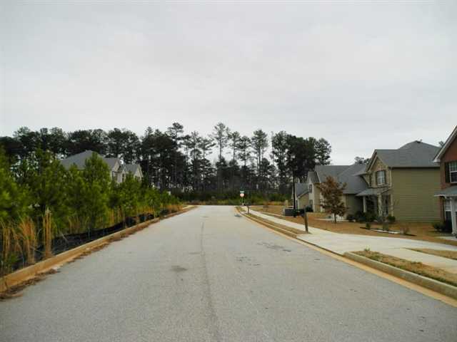 640 Toronto Cir, Hampton, GA 30228 photo 16