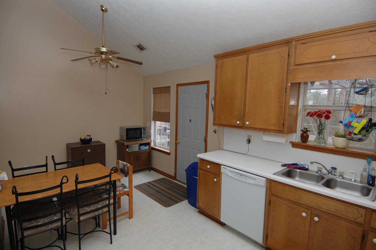 220 Deer Run Dr, Winder, GA 30680 photo 6