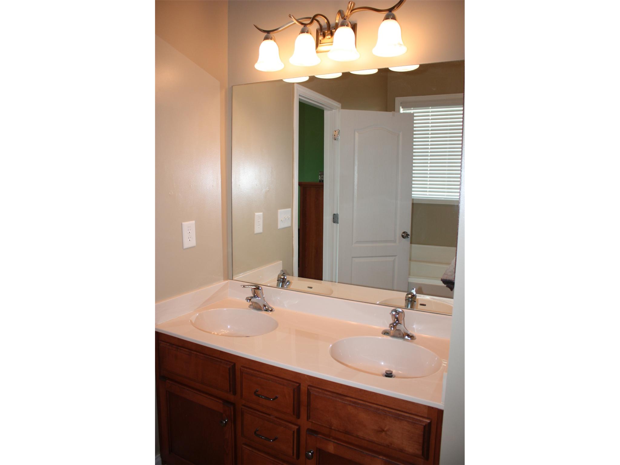 204 Nashua Dr, Lagrange, GA 30241 photo 10
