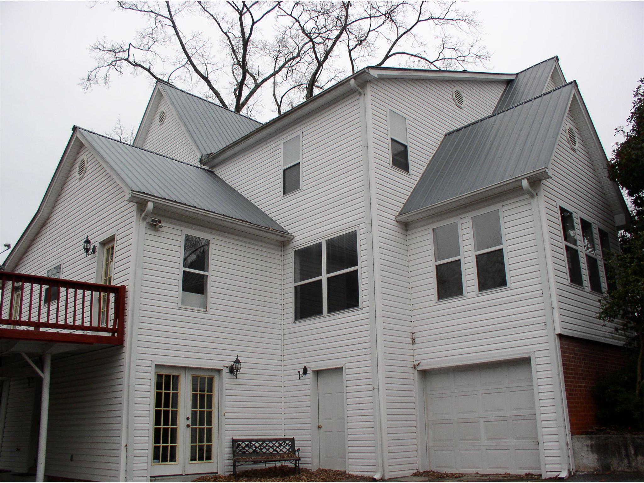 723 E Tugalo St, Toccoa, GA 30577 photo 2