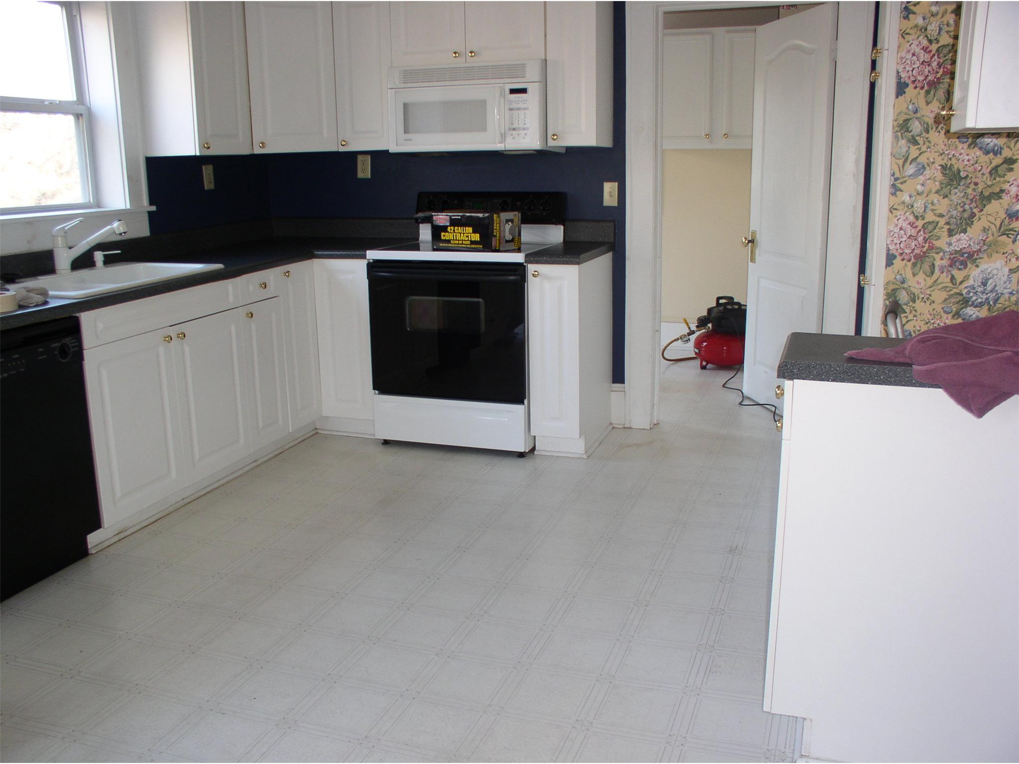 723 E Tugalo St, Toccoa, GA 30577 photo 5