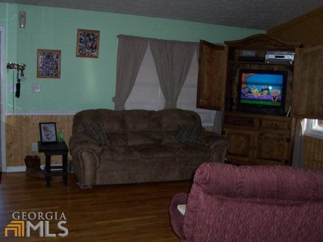 689 Aderhold Rd, Carnesville, GA 30521 photo 2
