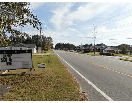 701 S Laurel St, Springfield, GA 31329 photo 6