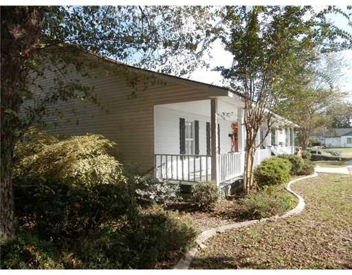 701 S Laurel St, Springfield, GA 31329 photo 5