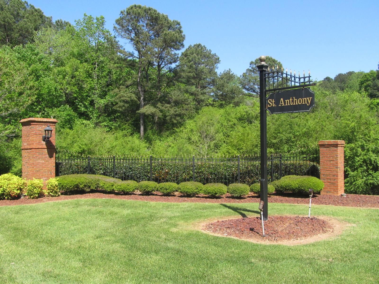 111 St Anthony Dr, Lagrange, GA 30240 photo 2