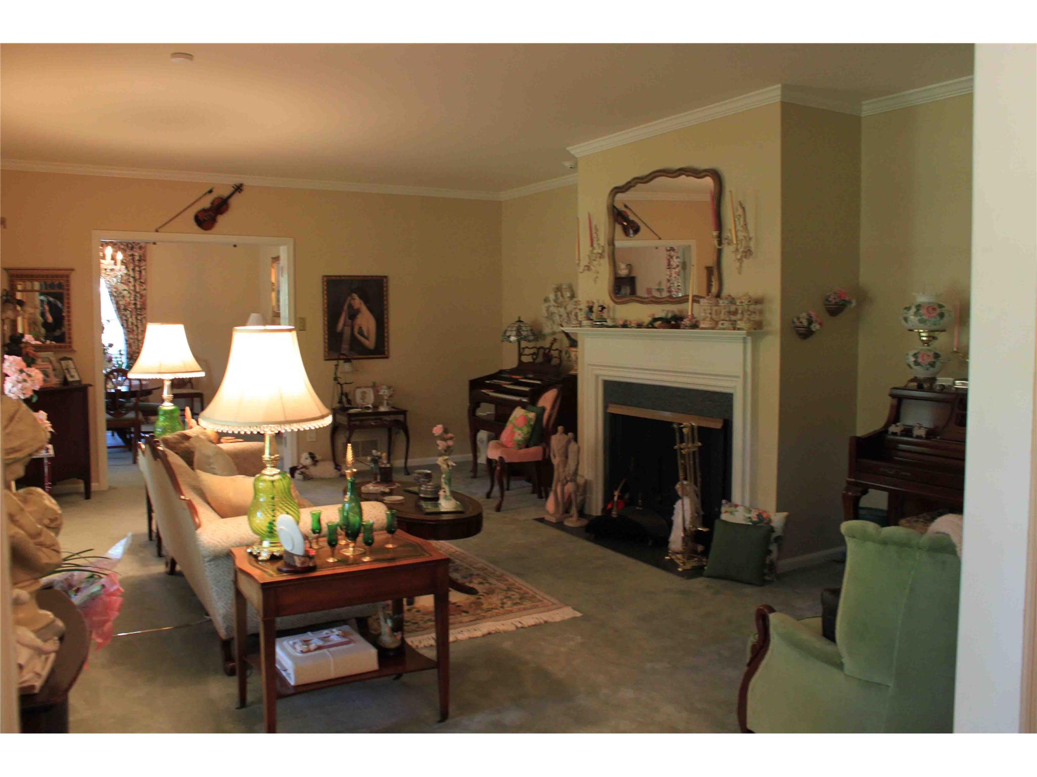 720 Holmes St, Barnesville, GA 30204 photo 4