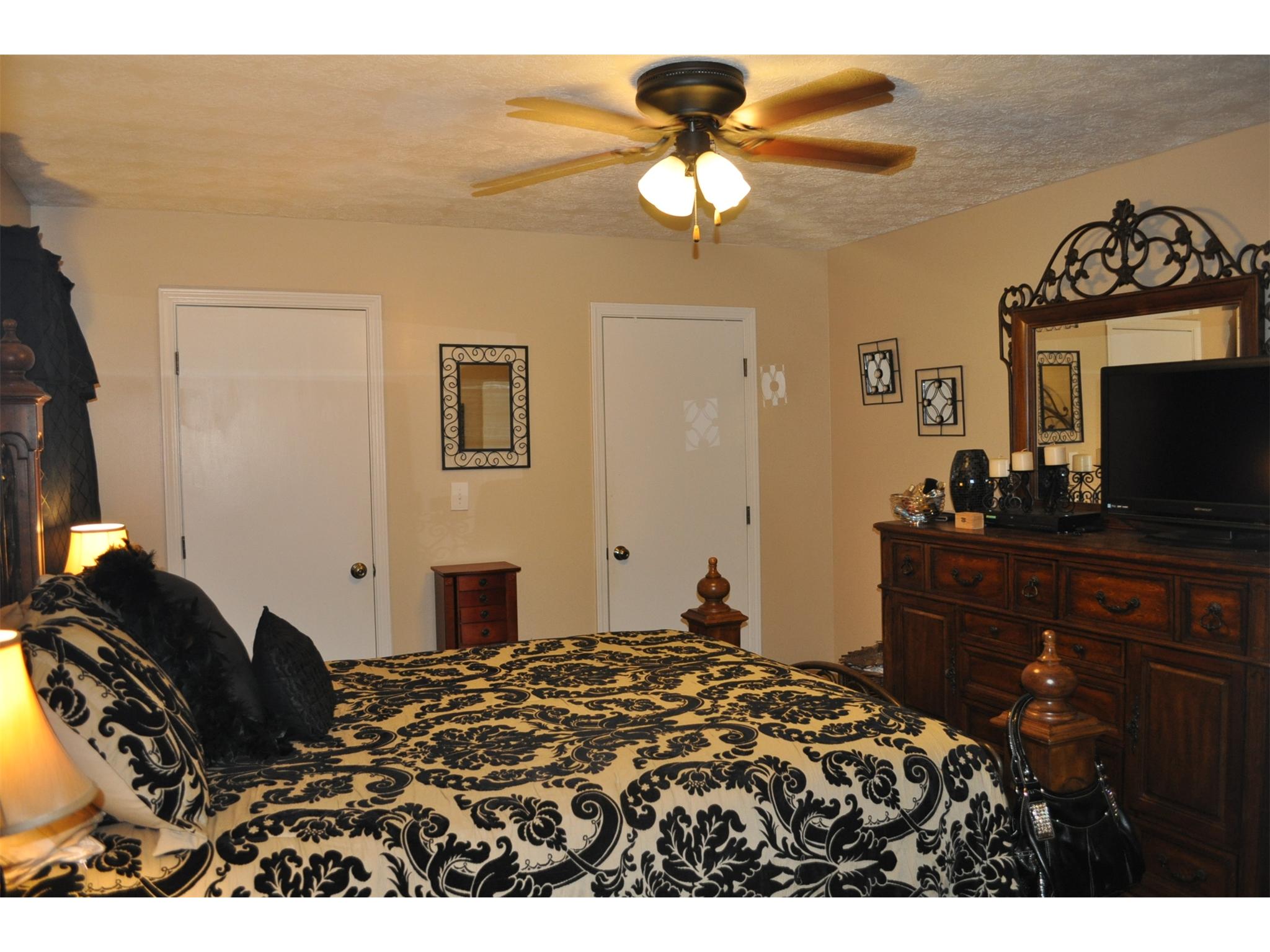2893 Oconee Cir, Gainesville, GA 30507 photo 9