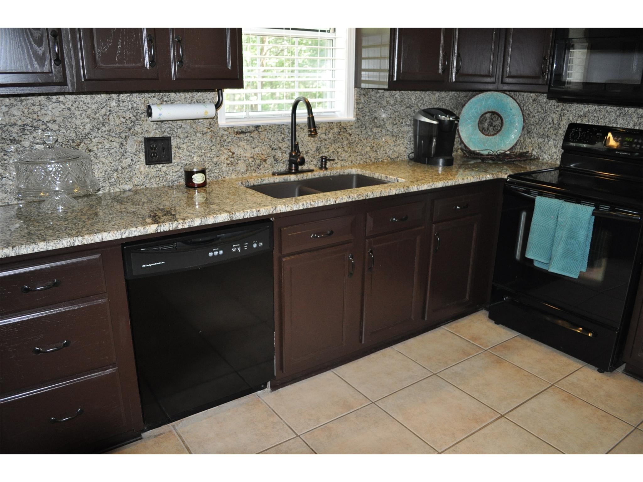 2893 Oconee Cir, Gainesville, GA 30507 photo 5