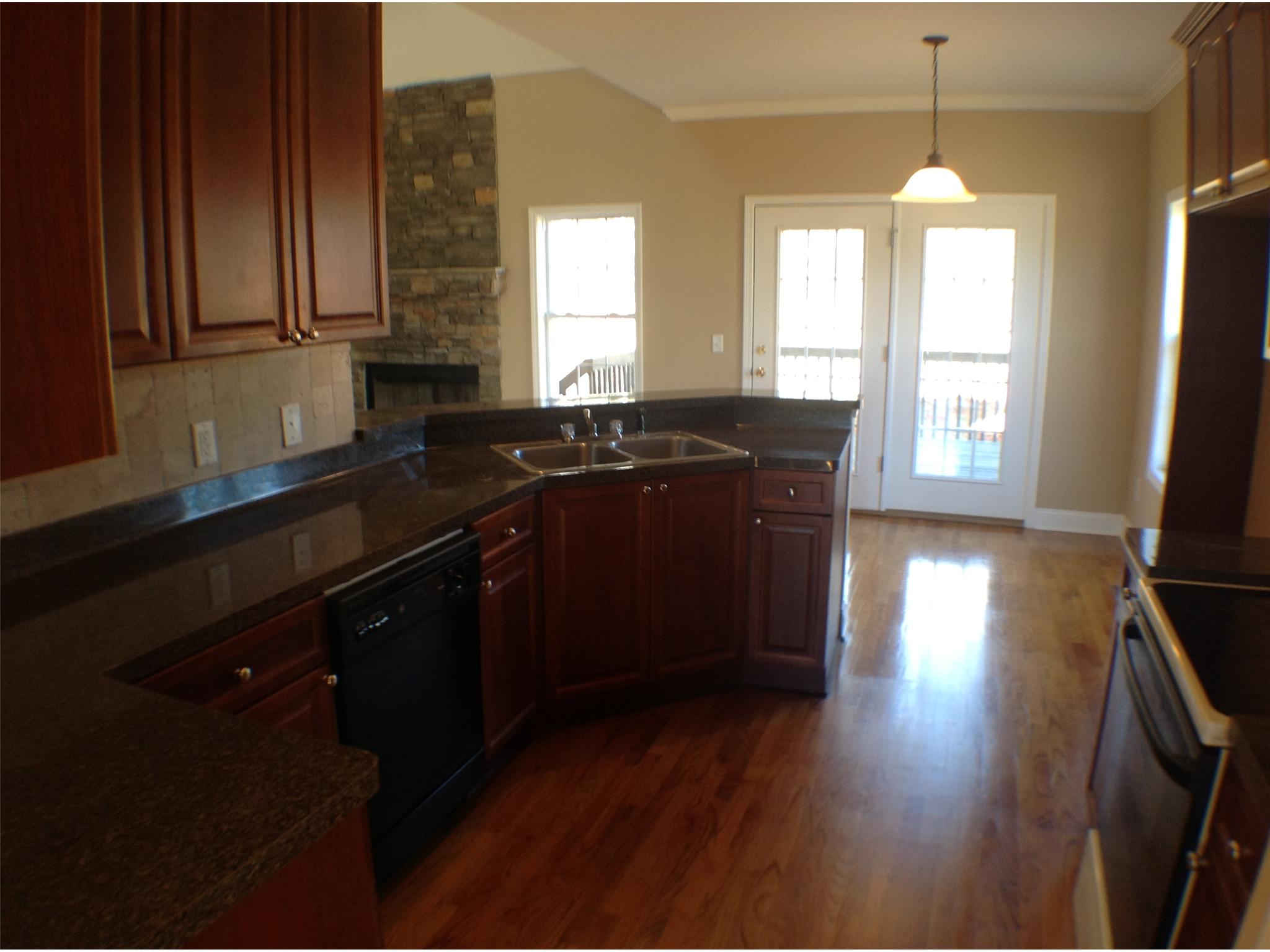 46 Glencrest Dr, Commerce, GA 30529 photo 6