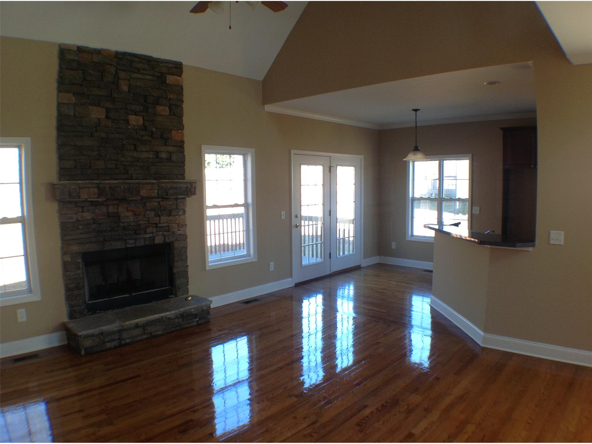 46 Glencrest Dr, Commerce, GA 30529 photo 2