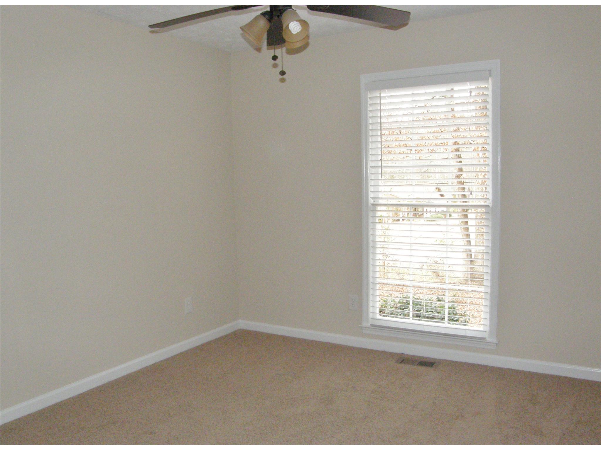 220 Cumberland Dr, Lagrange, GA 30240 photo 12