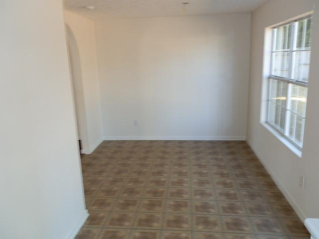 613 Windsor Dr, Monroe, GA 30656 photo 3