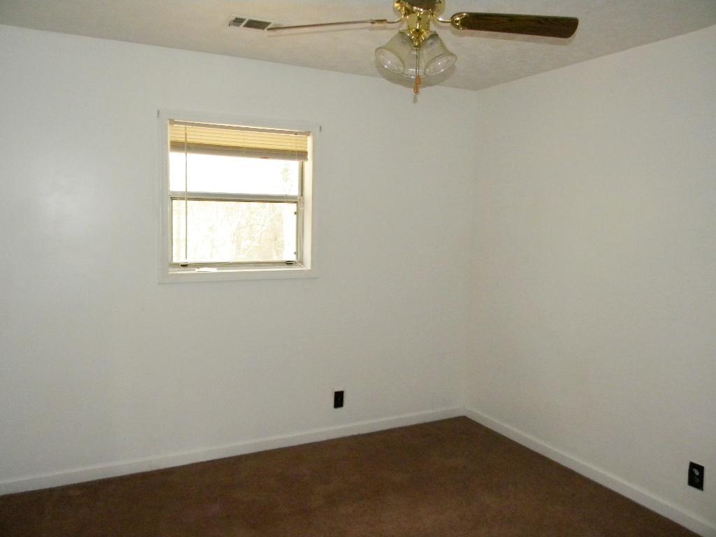 104 W Meadow Way, Lagrange, GA 30241 photo 8