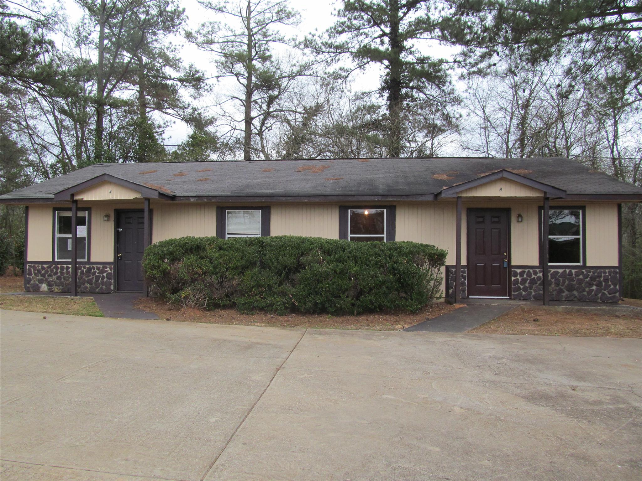 104 W Meadow Way, Lagrange, GA 30241 photo 1