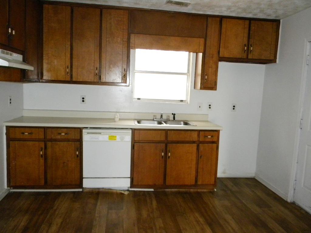 104 W Meadow Way, Lagrange, GA 30241 photo 3