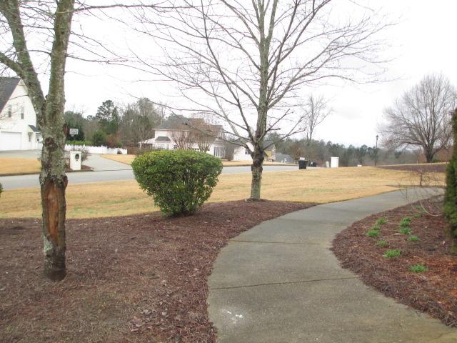 526 Oak Trl, Hampton, GA 30228 photo 2