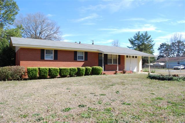 301 E Imperial Cir, Warner Robins, GA 31093 photo 2