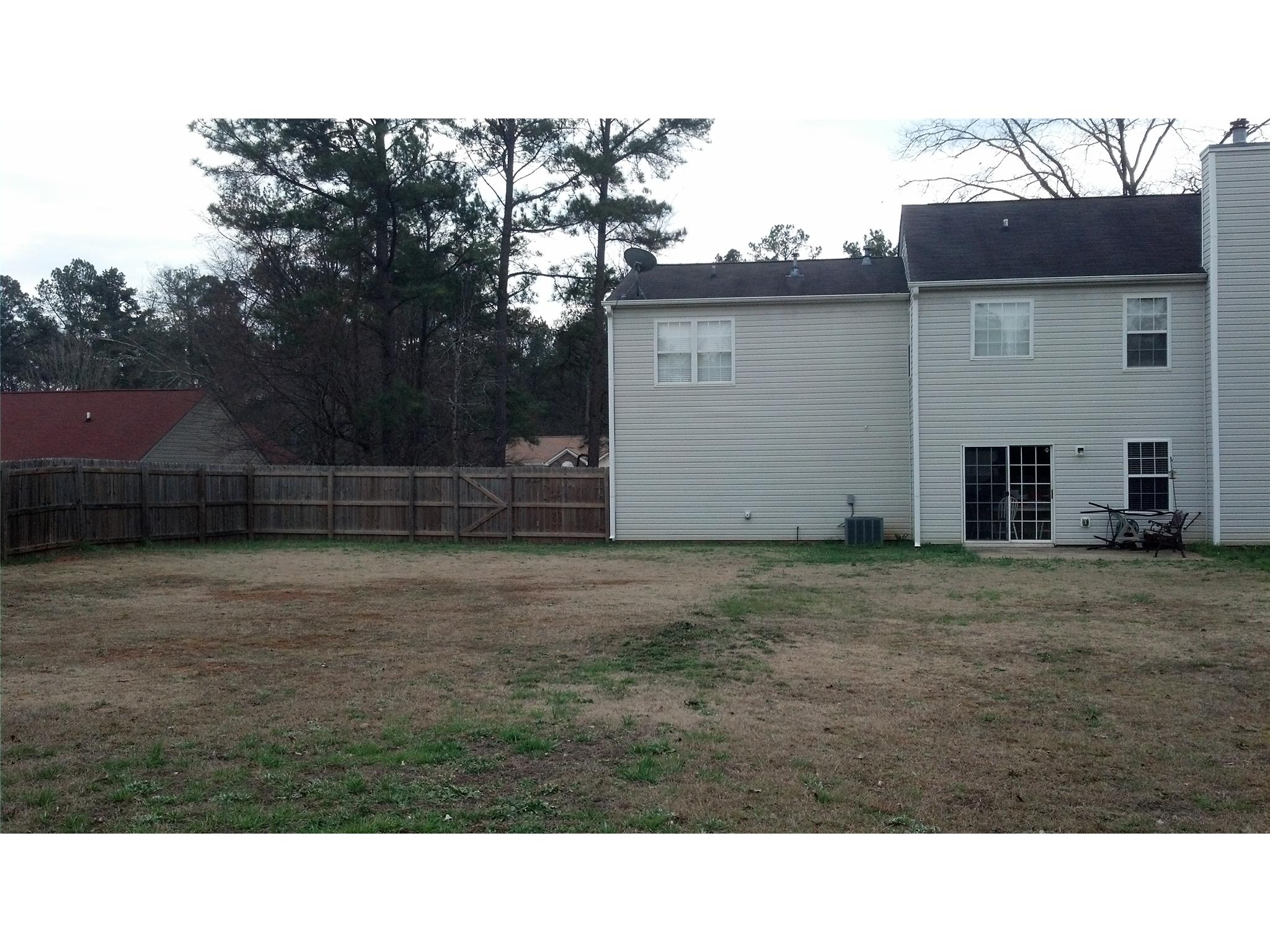 1023 Riverclift Dr, Covington, GA 30016 photo 6