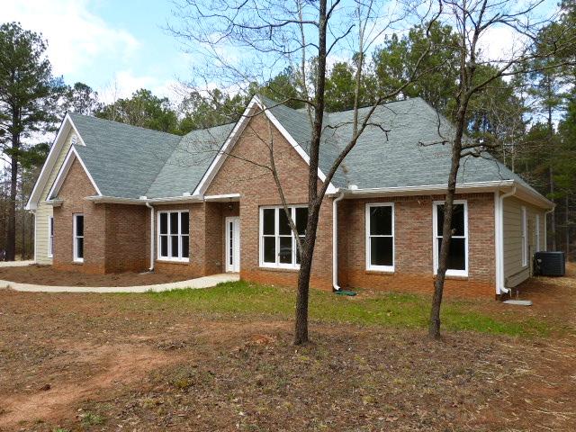 1523 Pickett Bridge Rd, Covington, GA 30016 photo 2