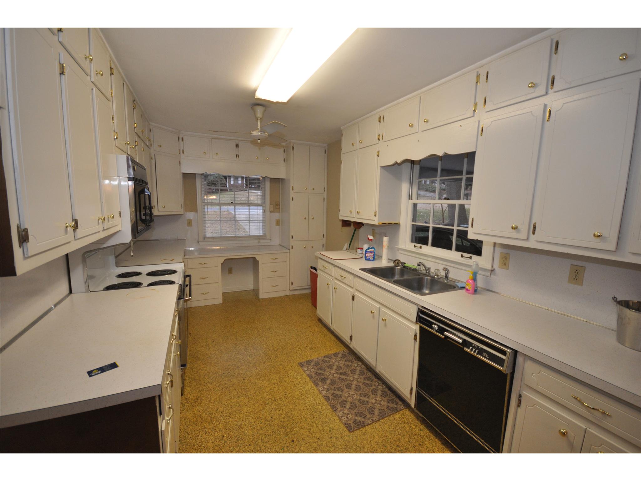 1398 John Robert Dr, Morrow, GA 30260 photo 2