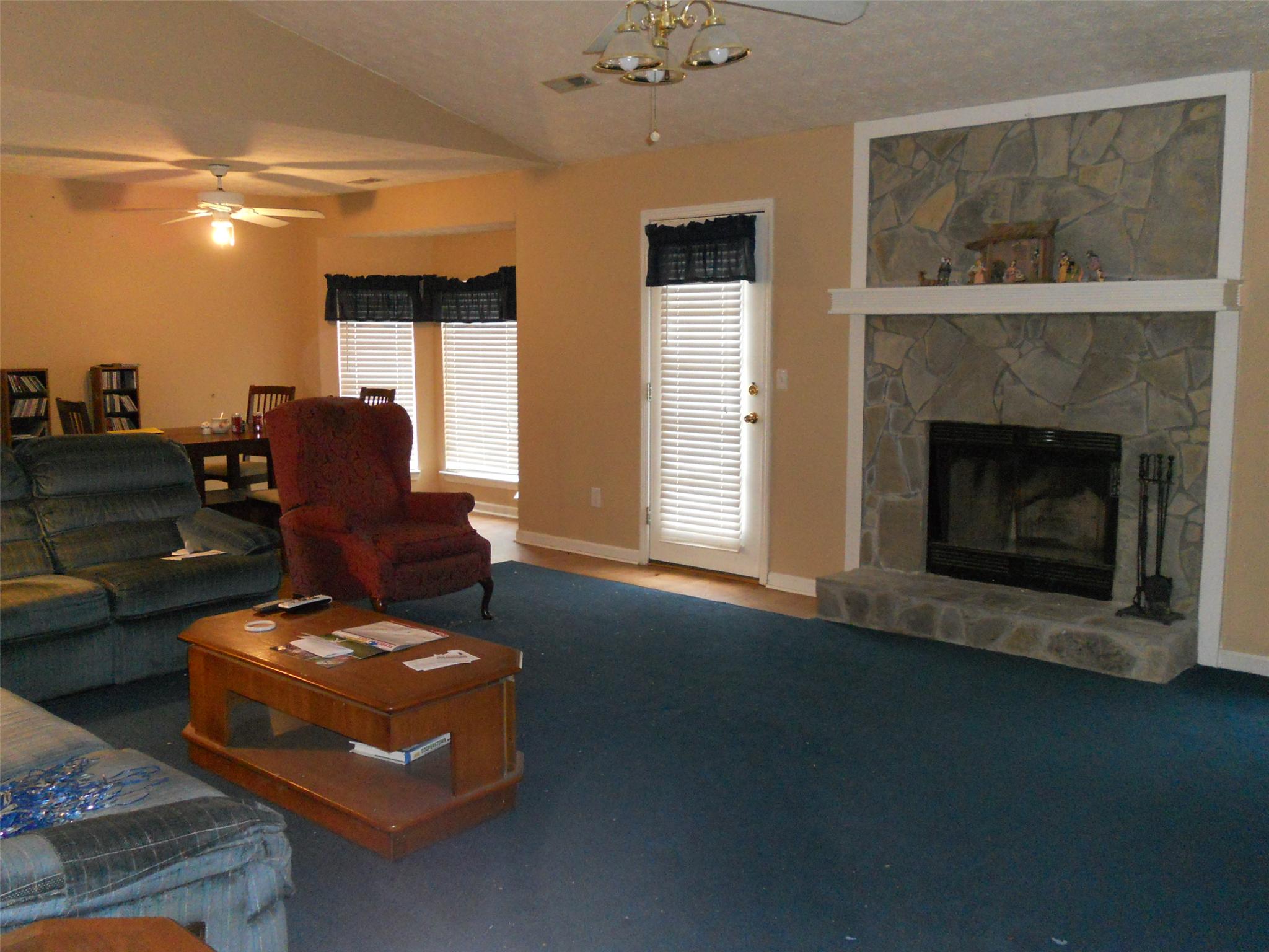2900 Rosecommons Dr, Hampton, GA 30228 photo 2