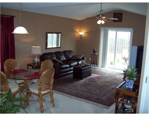 165 Lakepointe Dr, Pooler, GA 31322 photo 4