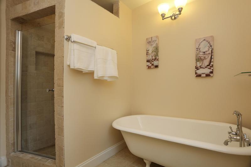 4033 Admiral Dr, Chamblee, GA 30341 photo 9