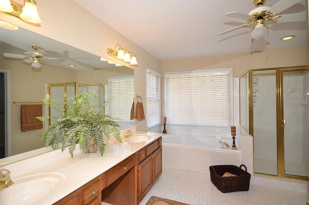 2420 Devon Leigh Walk, Duluth, GA 30096 photo 15