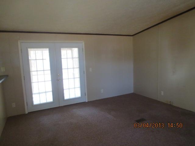174 Barnesville Rd, Milner, GA 30257 photo 9