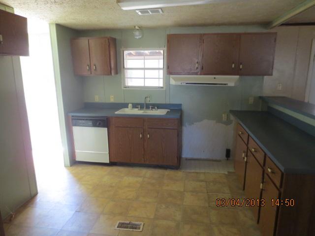 174 Barnesville Rd, Milner, GA 30257 photo 4
