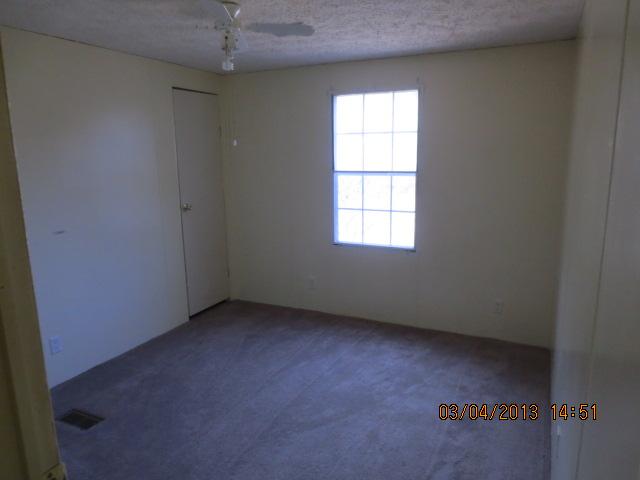 174 Barnesville Rd, Milner, GA 30257 photo 5