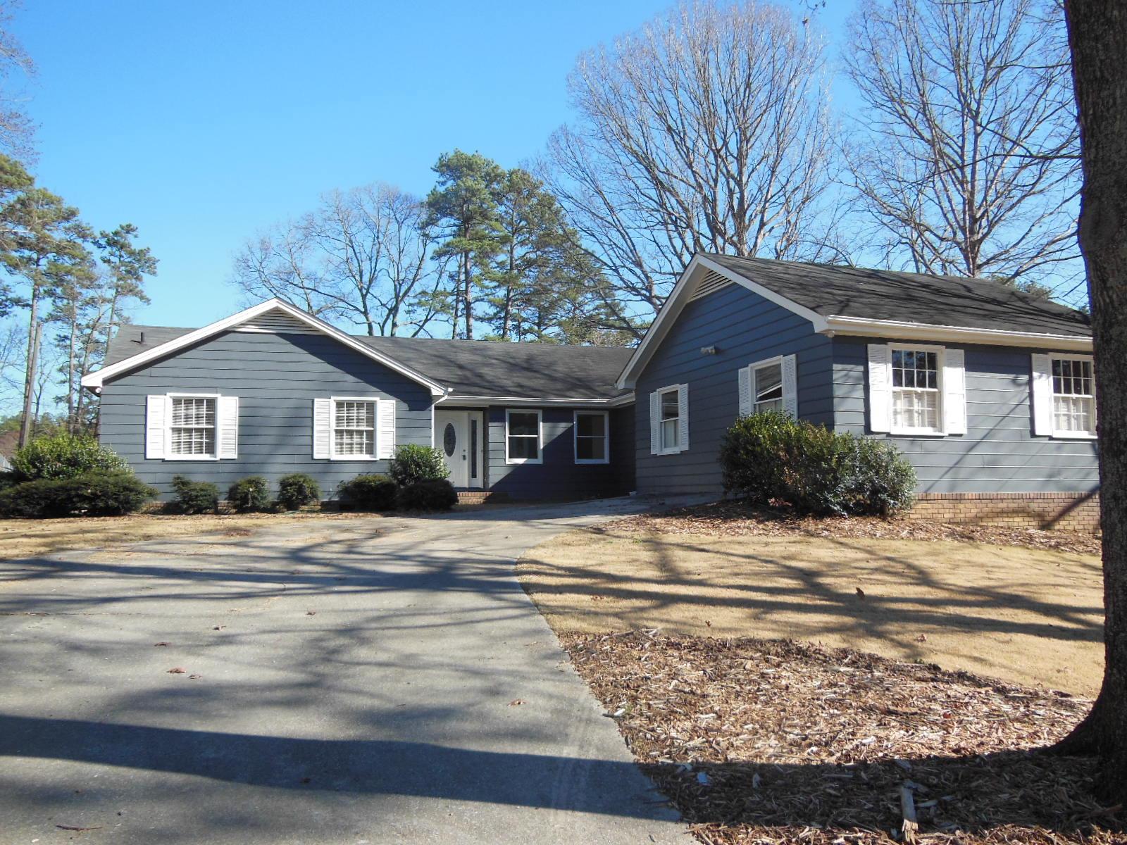 108 Stonewood Ct, Toccoa, GA 30577 photo 2