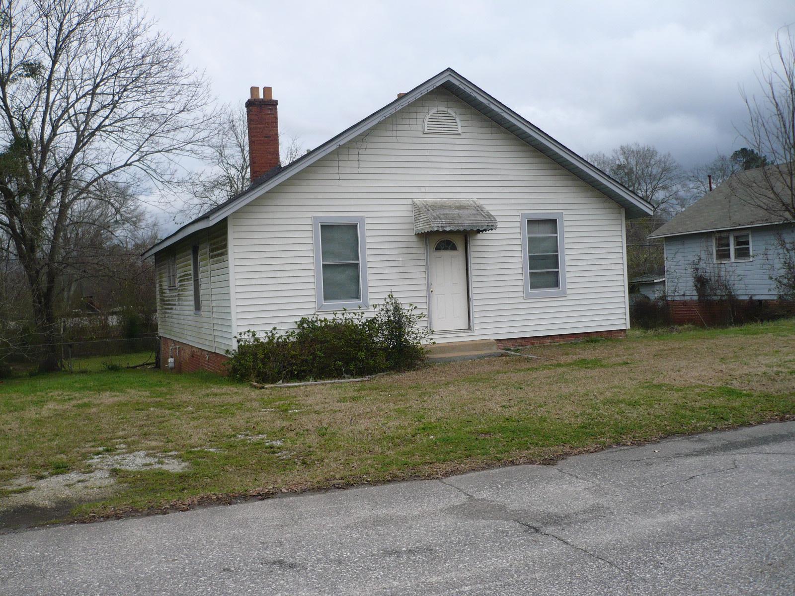 1203 E 3rd Ave, Lanett, AL 36863 photo 1