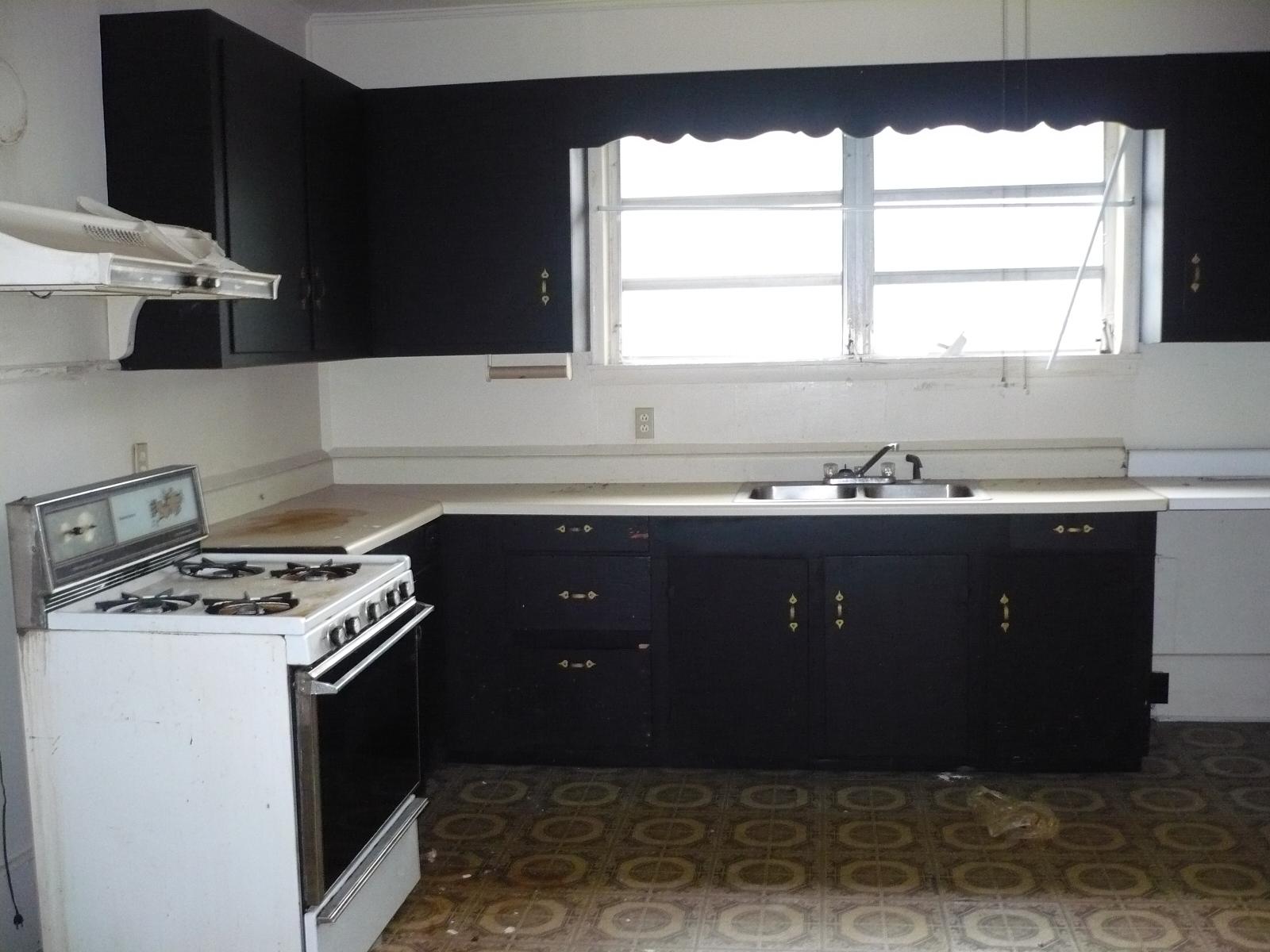 1203 E 3rd Ave, Lanett, AL 36863 photo 6