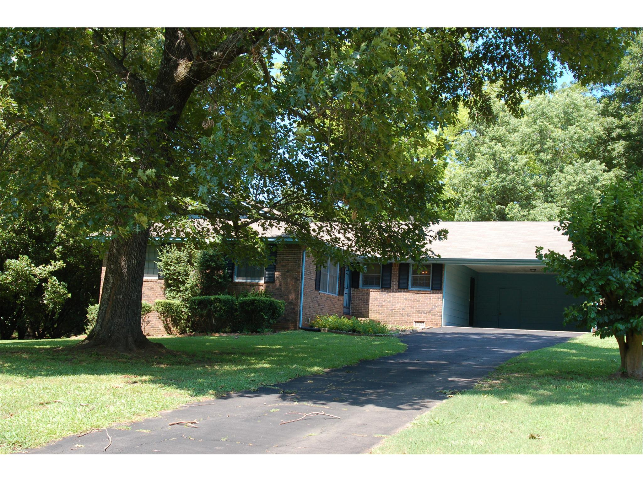 214 Sivell Rd, Lagrange, GA 30241 photo 3