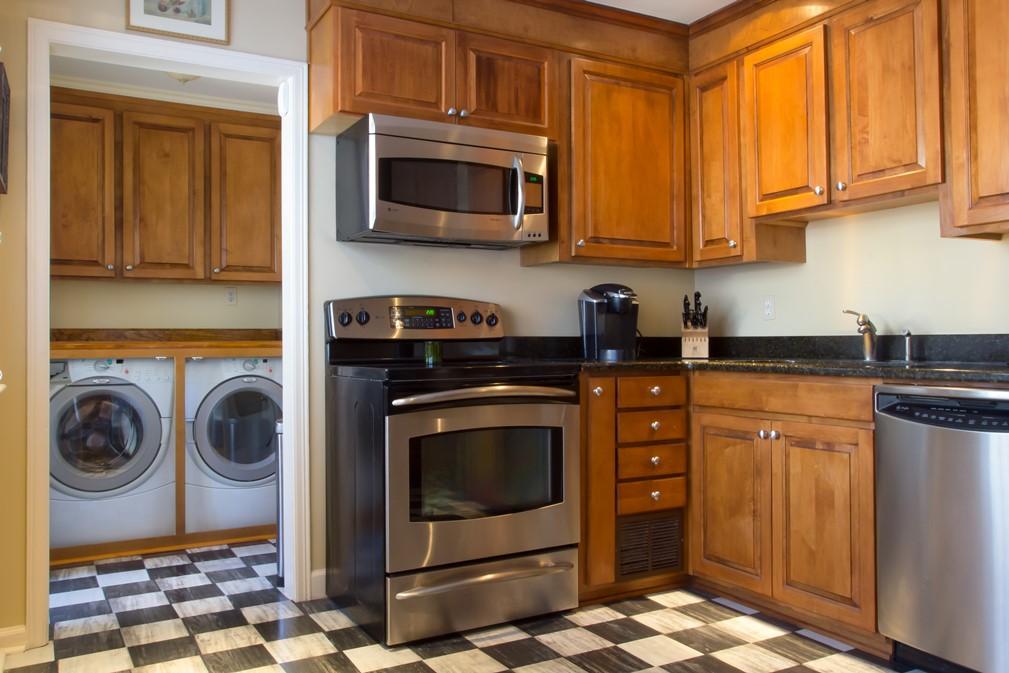 30 E 53rd St, Savannah, GA 31405 photo 8