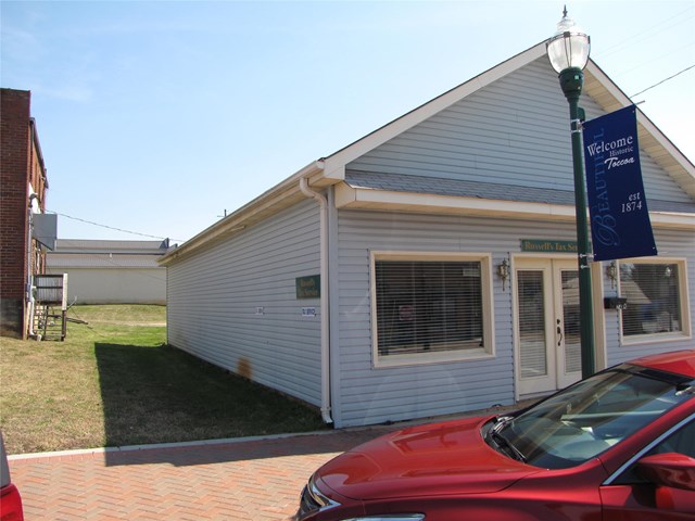 74 N Sage St, Toccoa, GA 30577 photo 2
