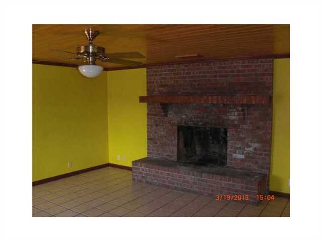 209 Pine Hill Dr, Dalton, GA 30721 photo 2