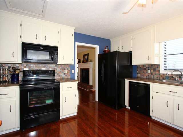 943 Tyrell Dr, Austell, GA 30106 photo 4