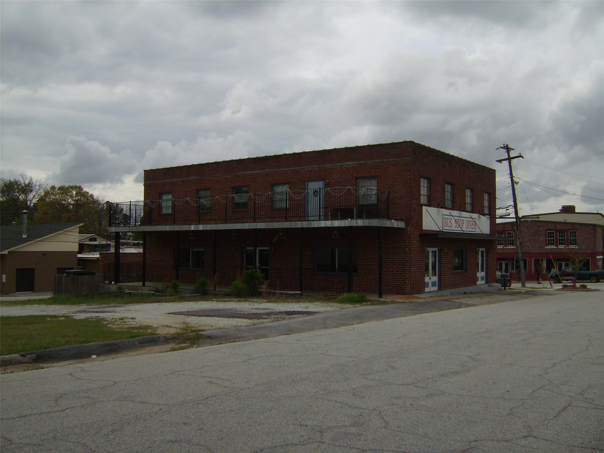 99 Railroad St W, Toccoa, GA 30577 photo 3