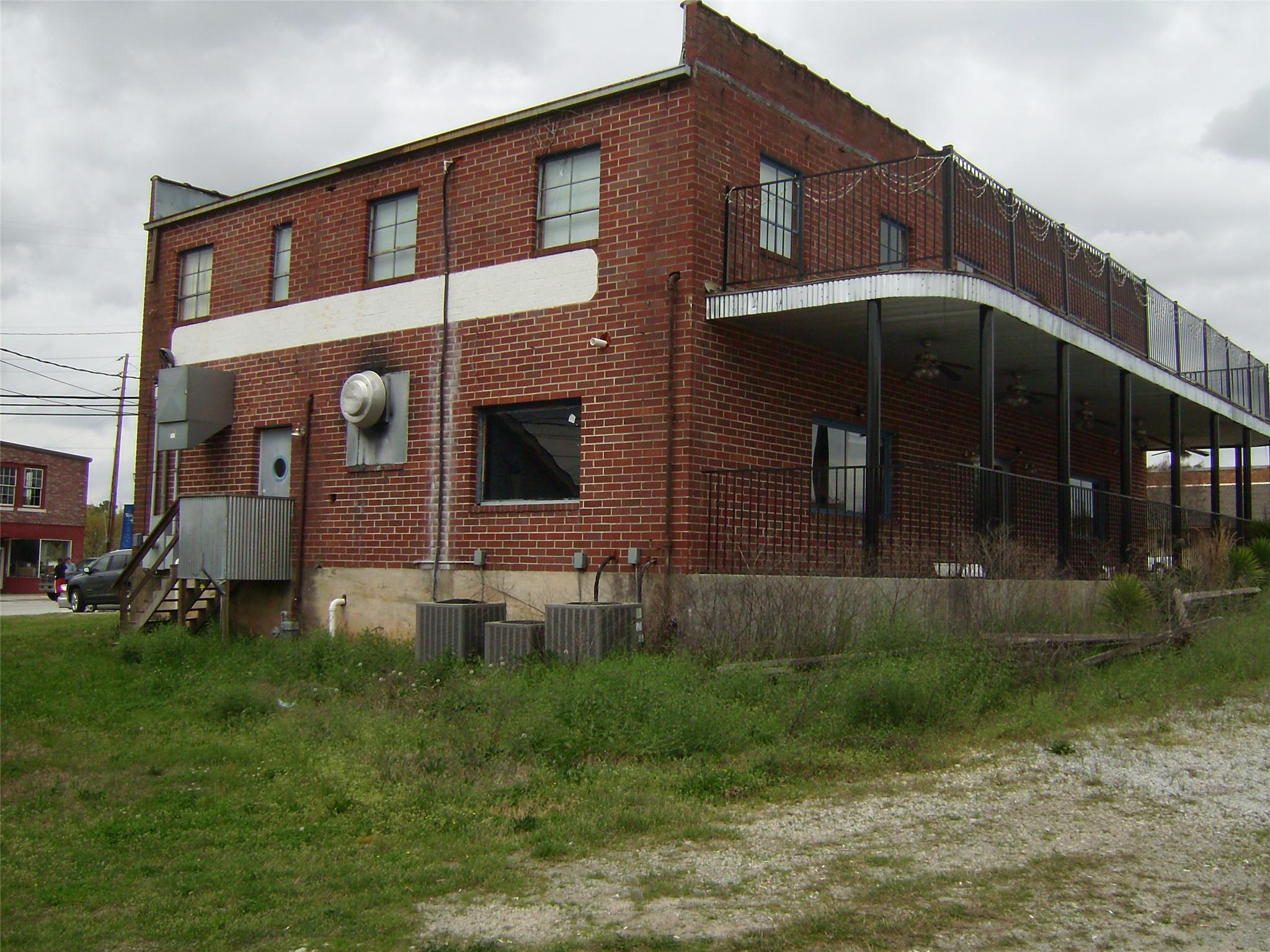 99 Railroad St W, Toccoa, GA 30577 photo 4