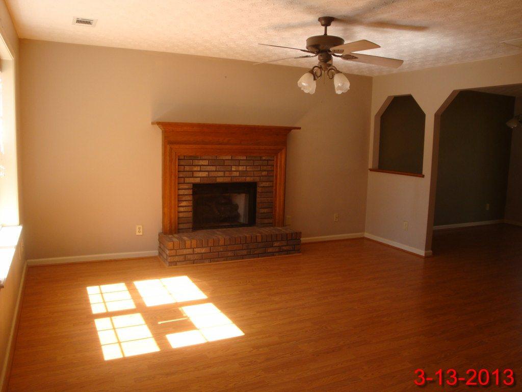 365 Sol Dr, Commerce, GA 30529 photo 5