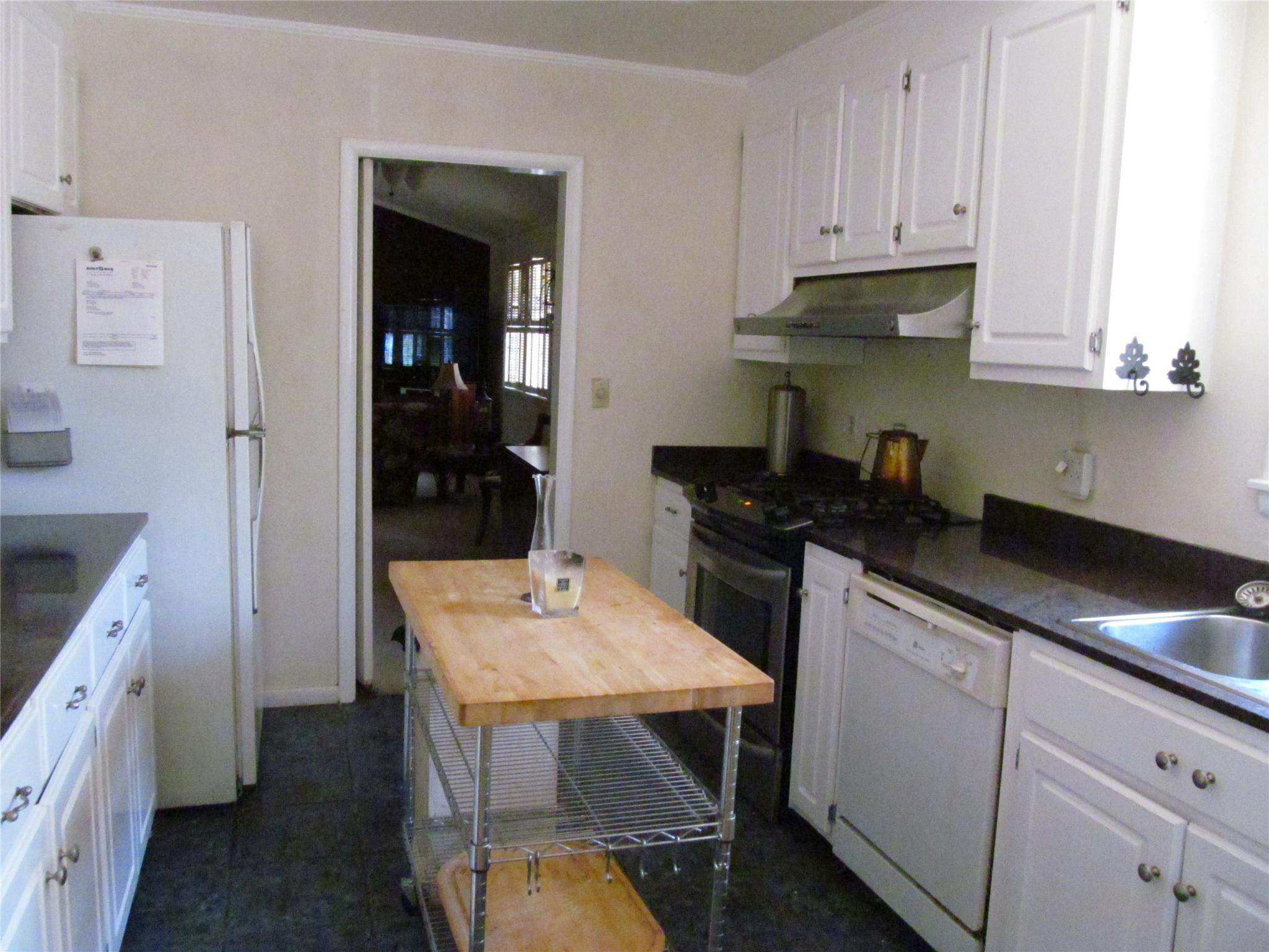 723 Cherokee, Lagrange, GA 30240 photo 4